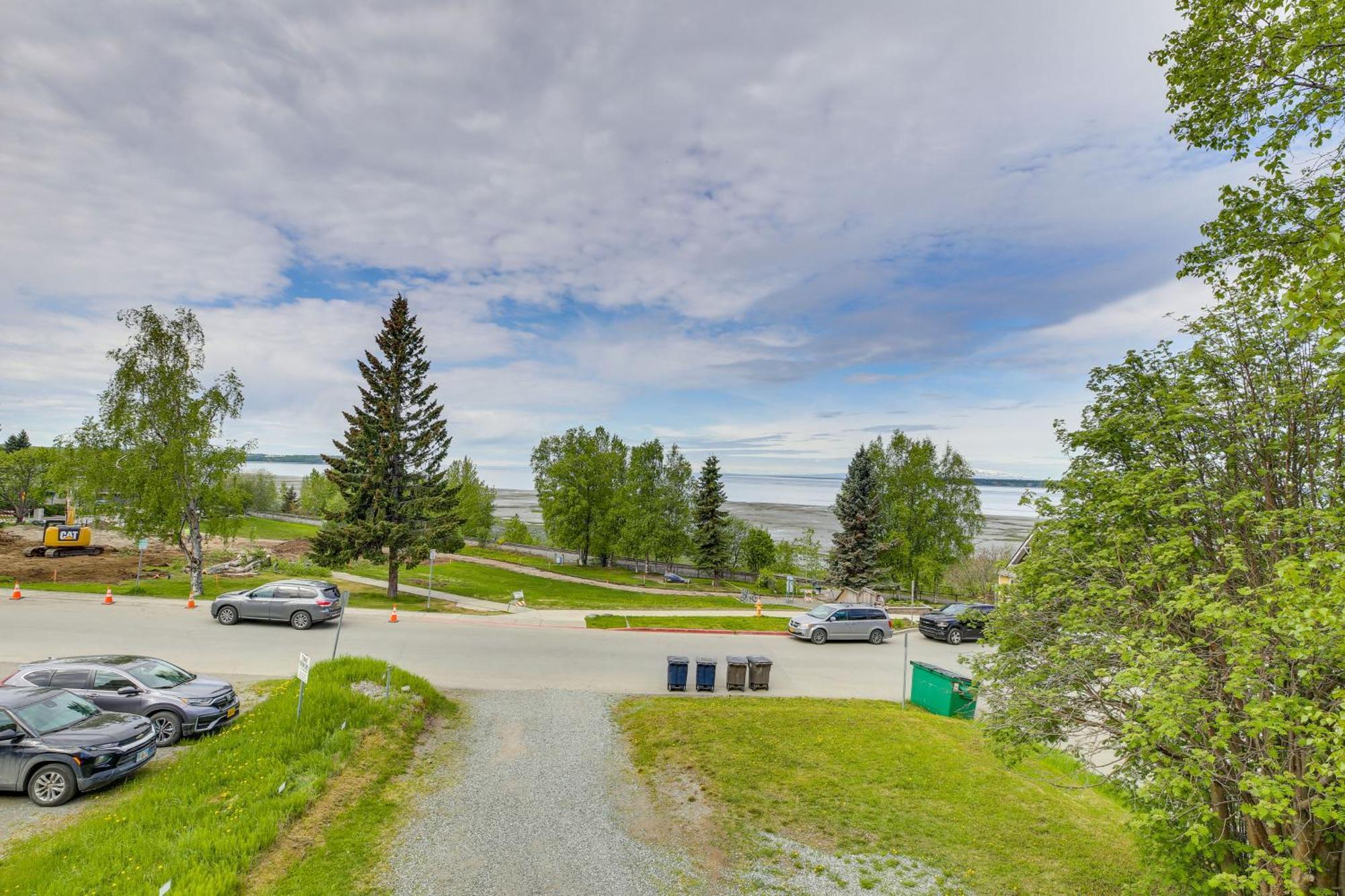 Modern Anchorage Getaway, Steps From Coastal Trail Lägenhet Exteriör bild